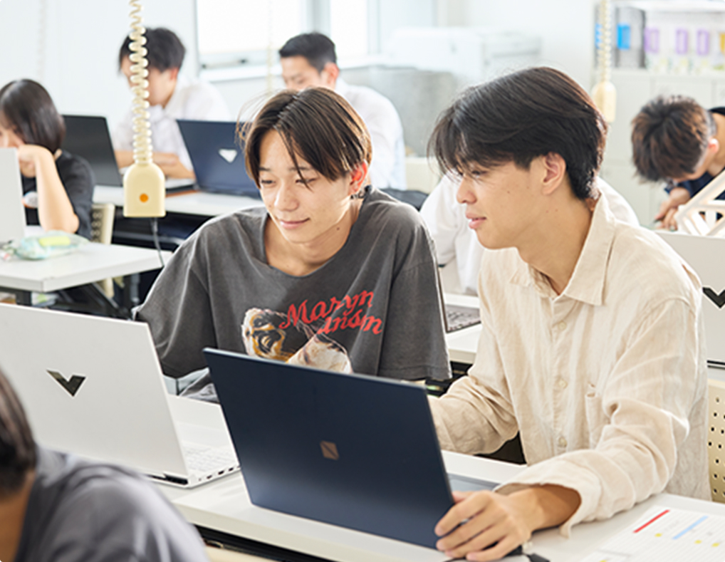 授業中の学生たち